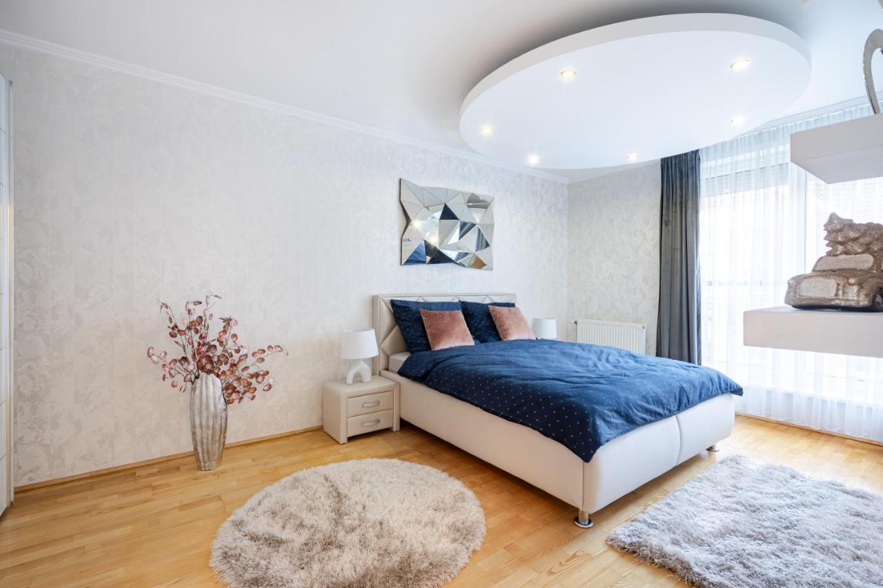 Beautiful Three Bedrooms Apartment With Free Parking Close To The Danube Coast Budapest Extérieur photo