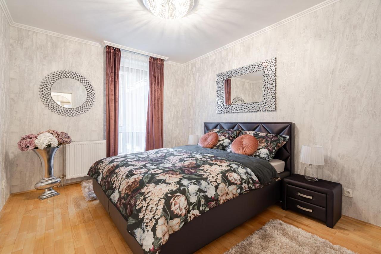 Beautiful Three Bedrooms Apartment With Free Parking Close To The Danube Coast Budapest Extérieur photo