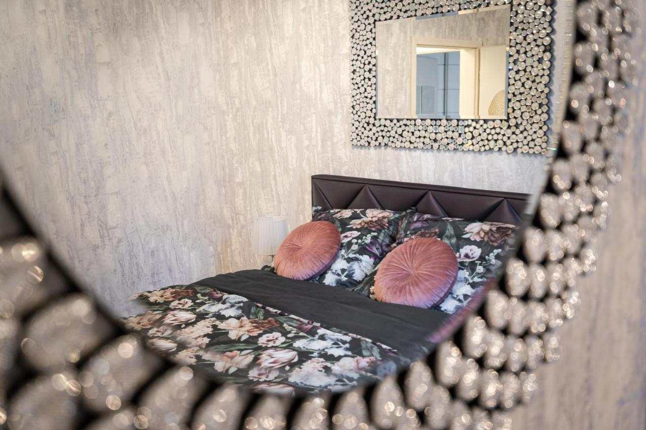 Beautiful Three Bedrooms Apartment With Free Parking Close To The Danube Coast Budapest Extérieur photo