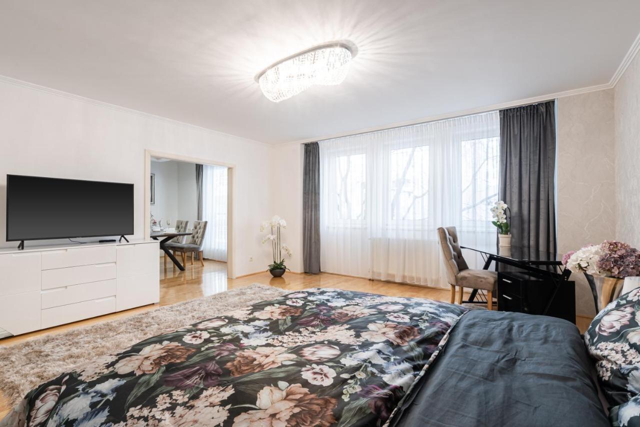 Beautiful Three Bedrooms Apartment With Free Parking Close To The Danube Coast Budapest Extérieur photo