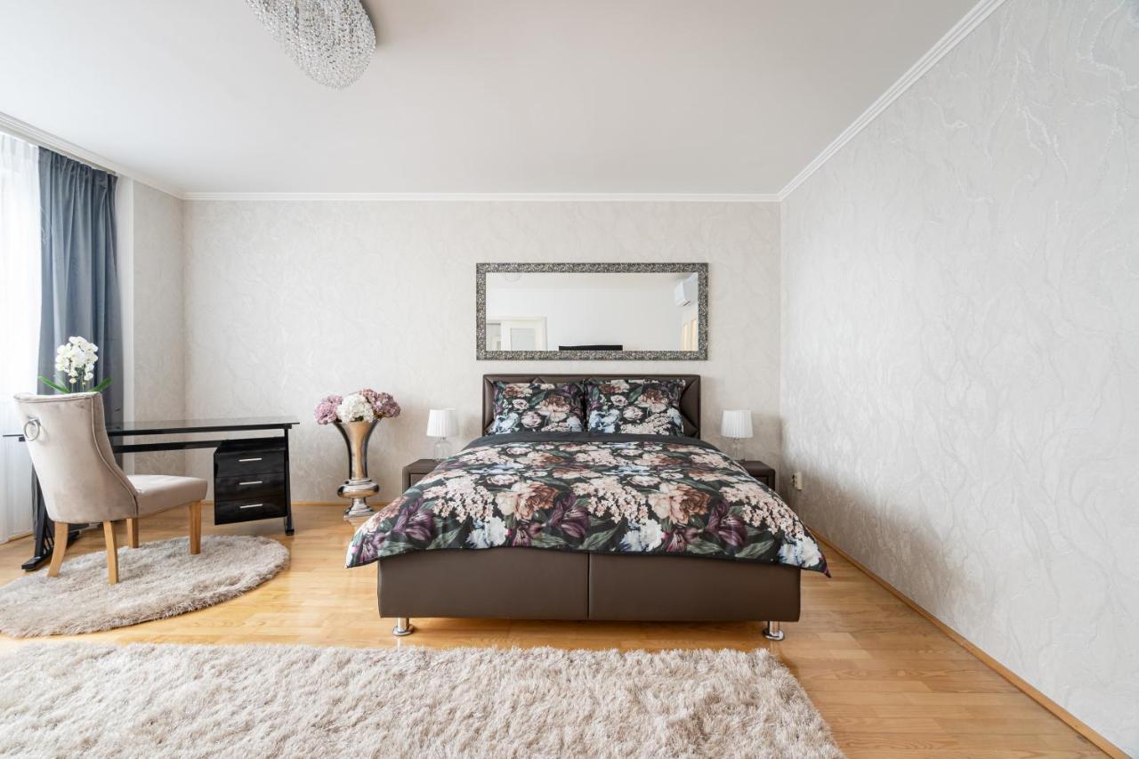 Beautiful Three Bedrooms Apartment With Free Parking Close To The Danube Coast Budapest Extérieur photo
